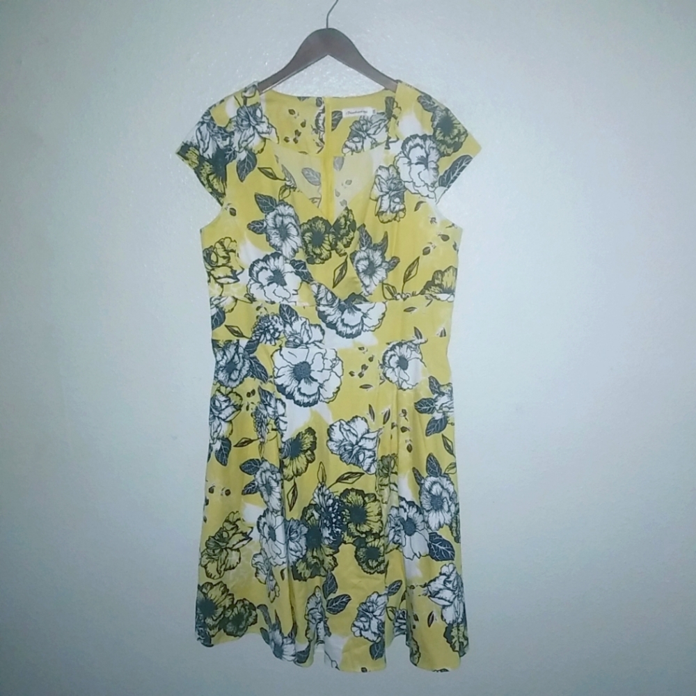 Bbonlinedress 2X Retro 50s Cotton V-Neck Fit Flare  Yellow Floral Dress